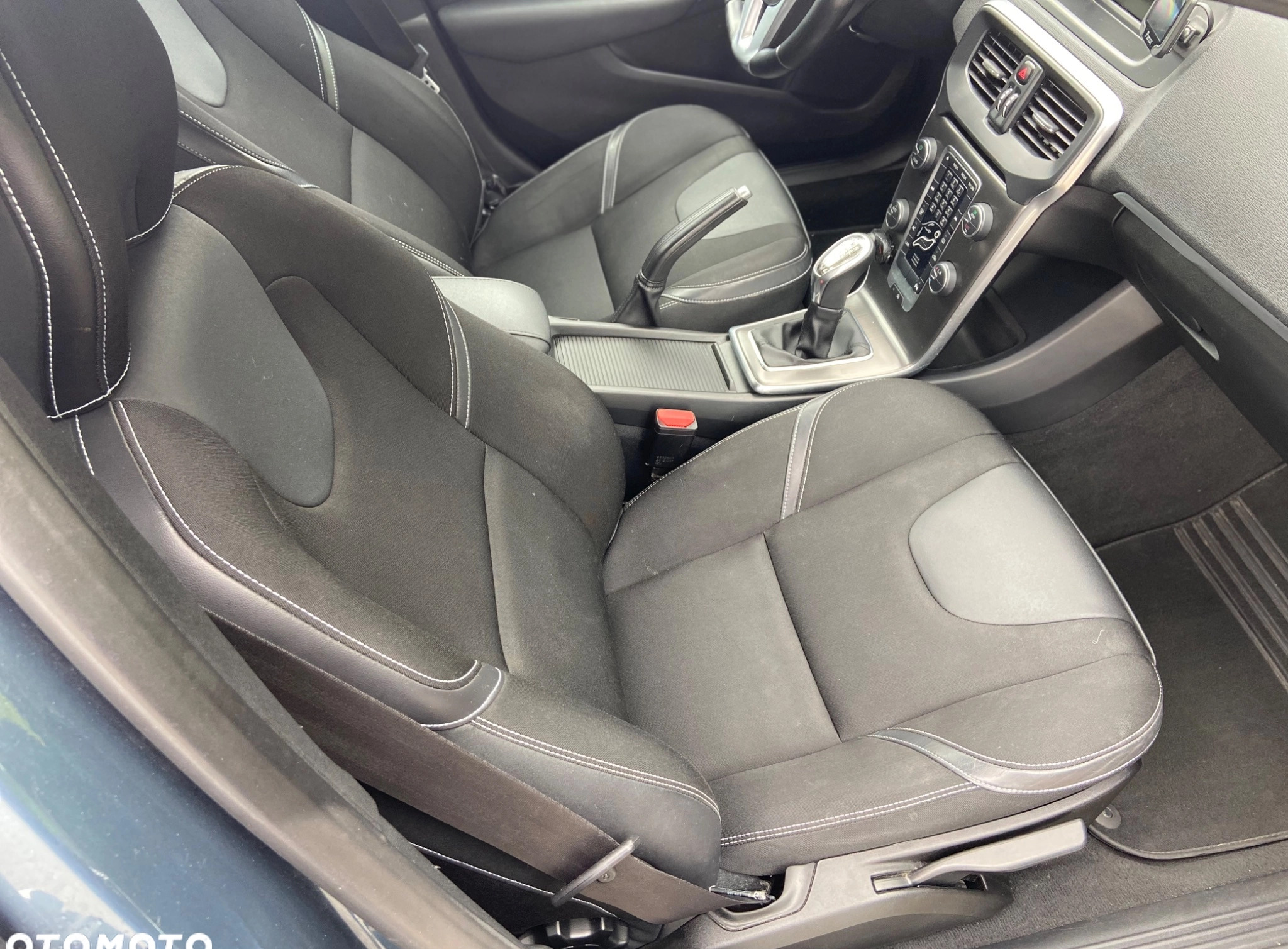 Volvo V40 cena 34300 przebieg: 236500, rok produkcji 2012 z Puławy małe 301